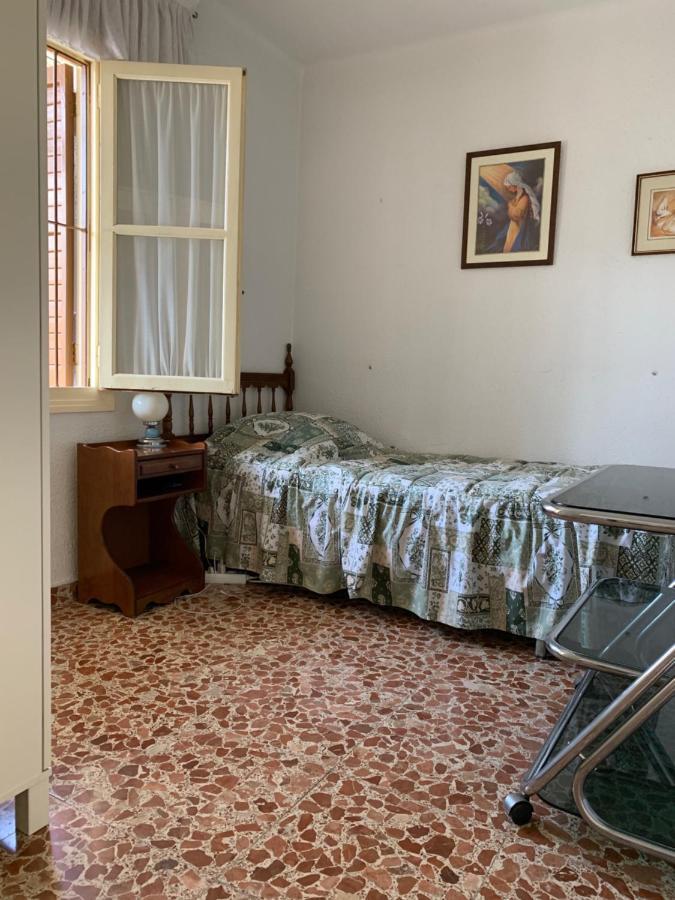 Apartments Plaza De Las Escuelas لقنت المظهر الخارجي الصورة